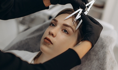 How to Get Natural-Looking Eyebrows with Transplant Surgery in Newport Beach and Beverly H...